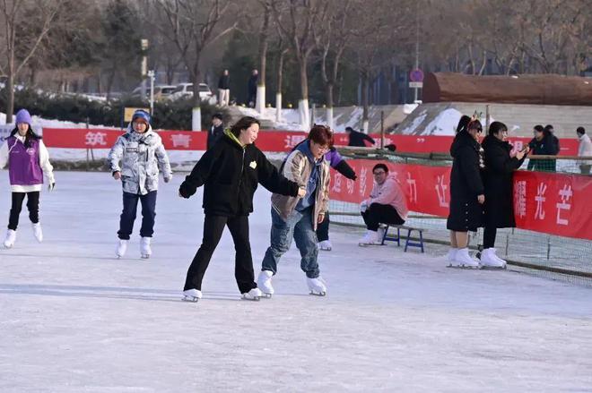 京多所高校专业冰场对外开放球王会体育网站冰雪头条：北(图10)