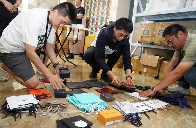 %咋消费者还前赴后继争相购买？几乎全是假货！利润高达2400(图17)