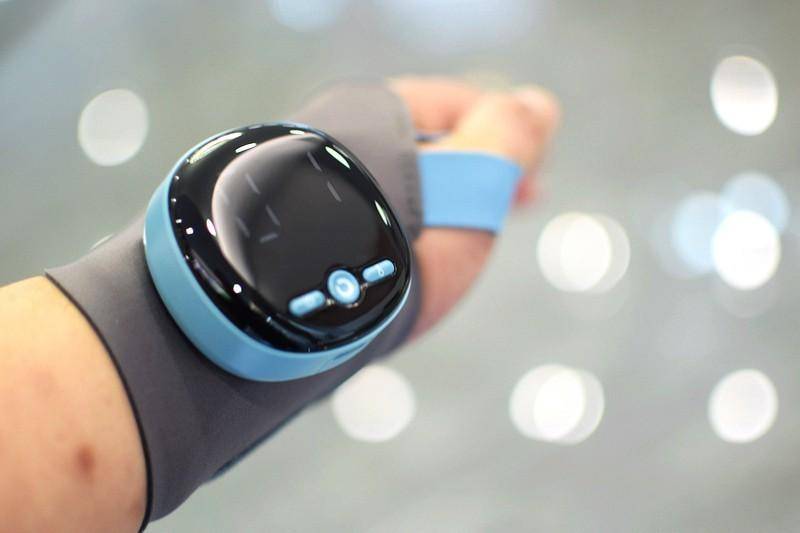 摩护腕轻松应对长时间打字的挑战既是护腕又是按摩仪何浩明电热按(图2)