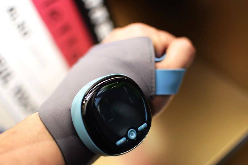 摩护腕轻松应对长时间打字的挑战既是护腕又是按摩仪何浩明电热按(图10)